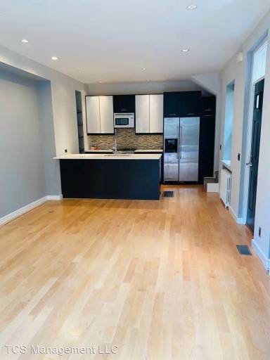 Main picture of 2515 Waverly St