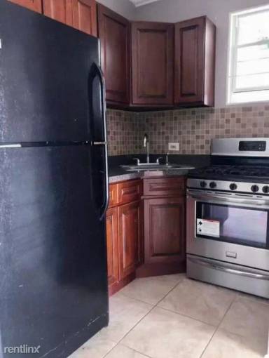 Main picture of 391 Avenue C