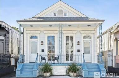 Main picture of 2726 Saint Philip St