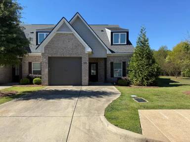 Main picture of 989 Pembroke Pl
