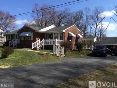 Main picture of 305 Phillips St