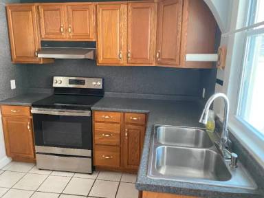 Main picture of 605 Larch St