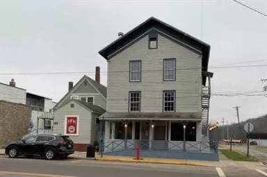 Main picture of 267 W Main St