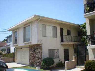 Main picture of 744 W 7th St