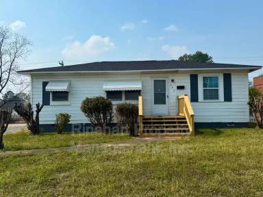 Main picture of 242 Cherry Rd S