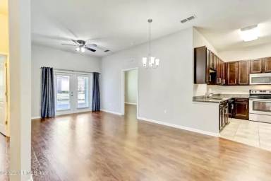Main picture of 213 Larkin Pl