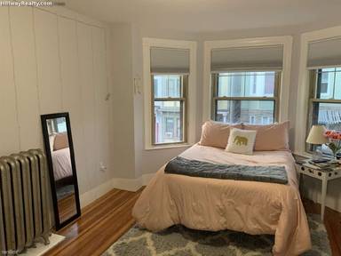 Main picture of 205 Lexington St
