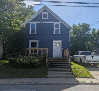 Main picture of 220 Hamilton Ave