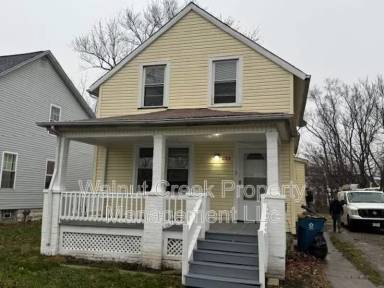 Main picture of 1753 E 30th St