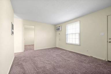 Main picture of 122 Tandy Dr