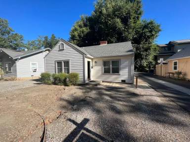Main picture of 239 3rd St