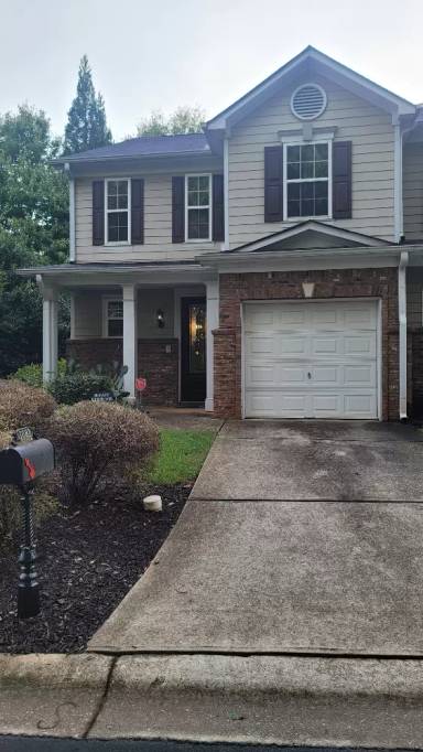 Main picture of 1081 Brittania Rd