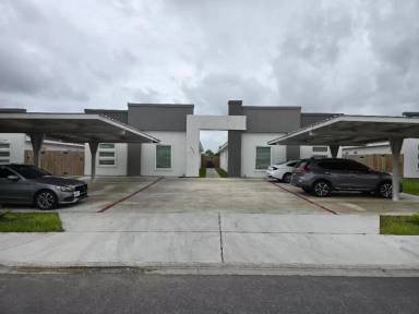 Main picture of 421 E Acacia St