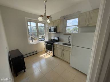 Main picture of 2440 Laconia Ave