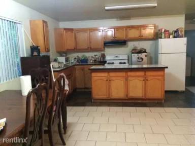 Main picture of 5247 Huntington Dr N