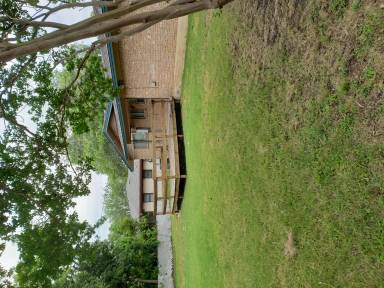 Main picture of 501 Creek St