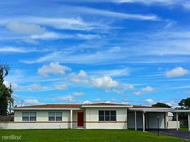 Main picture of 807 Leeland Heights Blvd E