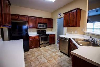 Main picture of 10521 Ashglen Cir S