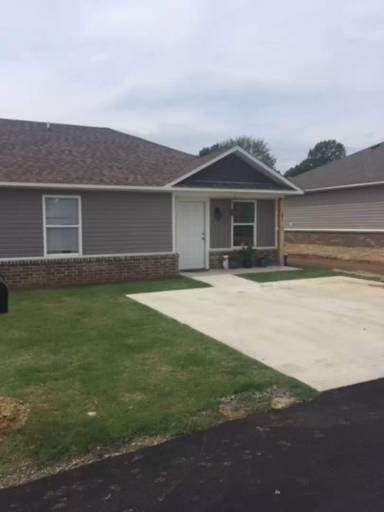 Main picture of 201 Coggins Ave