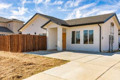Main picture of 21261 Golden Hills Blvd