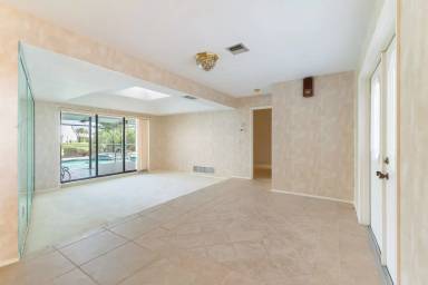 Main picture of 534 Warwick Ln