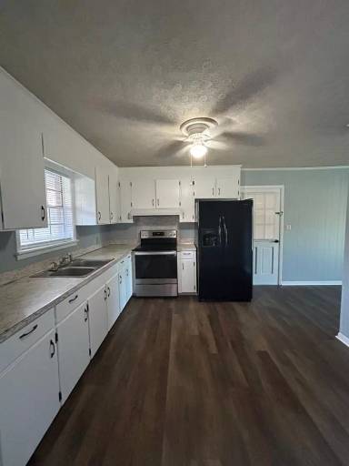 Main picture of 100 Antler Dr