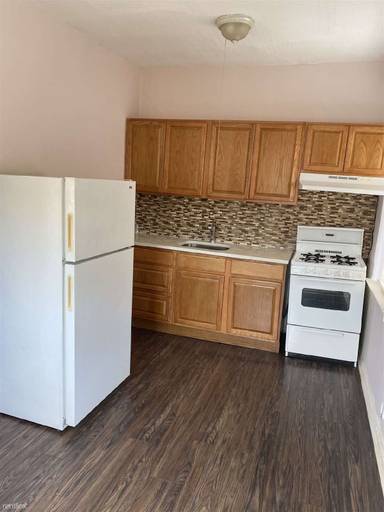 Main picture of 1551 Parker St