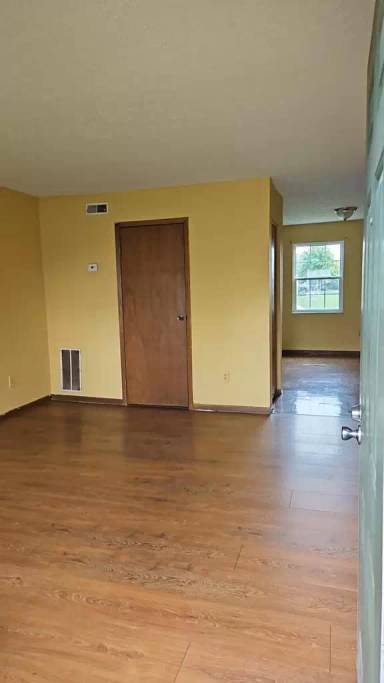 Main picture of 2655 Sandbury Blvd