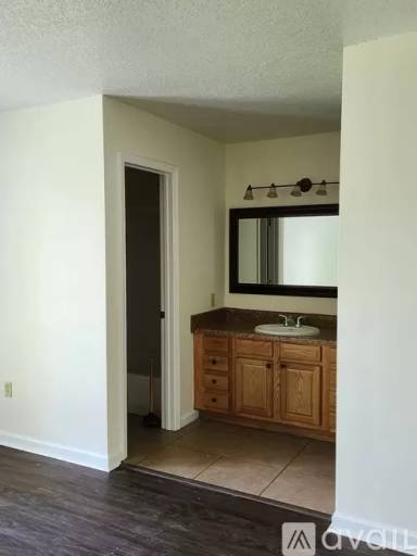 Main picture of 15105 Parkwood Dr N
