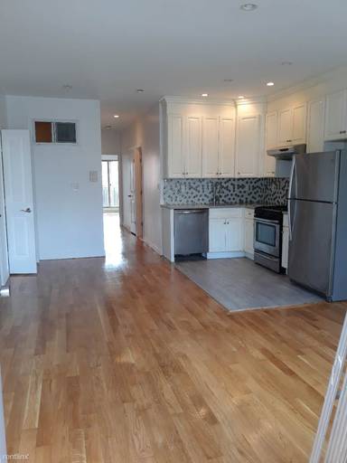Main picture of 207 Bay 17th St