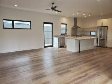Main picture of 423 N 8th St