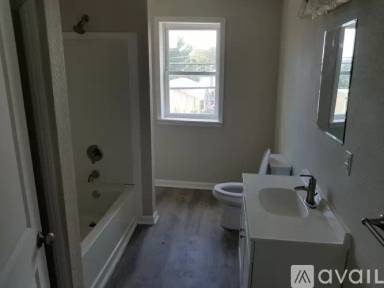 Main picture of 901 Benton Ave