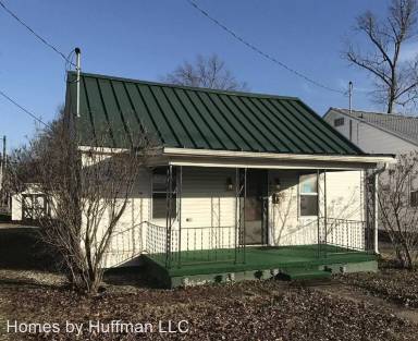 Main picture of 421 N 1st St