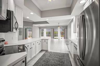 Main picture of 5938 Bermuda Ln