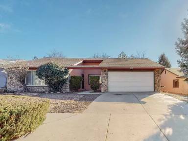 Main picture of 6820 Vivian Dr NE