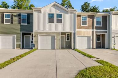 Main picture of 904 Scarlett Maple St
