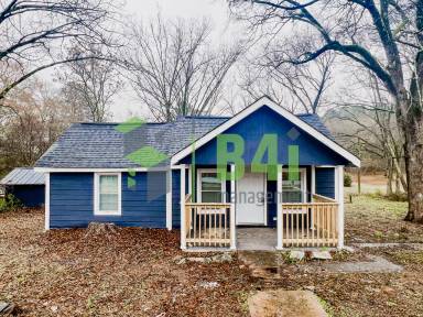 Main picture of 1661 Oak St NE