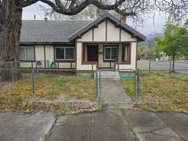 Main picture of 2984 Adams Ave