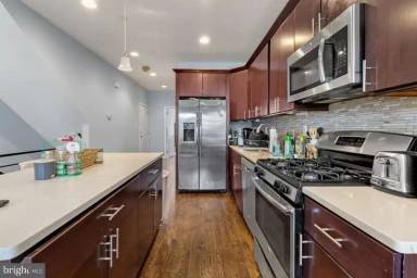 Main picture of 1217 Green St