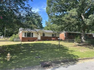 Main picture of 303 47th St