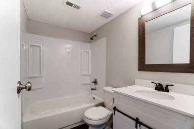 Main picture of 718 Collins Ave