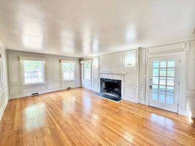 Main picture of 2310 W Hickory St