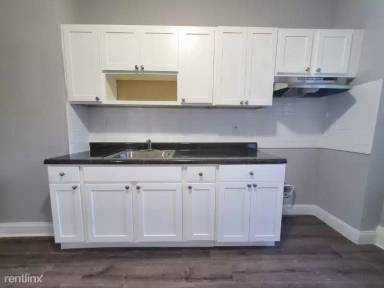 Main picture of 90 Lake St