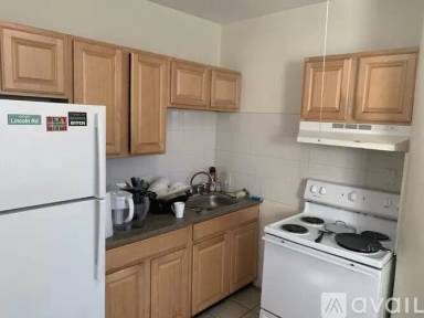 Main picture of 244 Kelton St