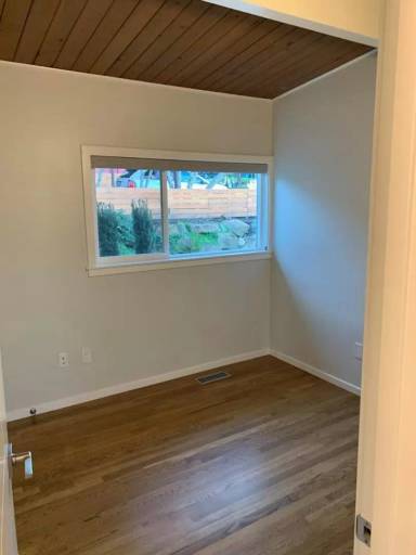 Main picture of 2547 NE 106th Pl