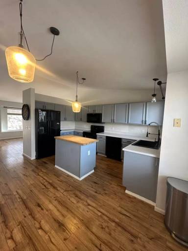 Main picture of 6016 Santana Dr