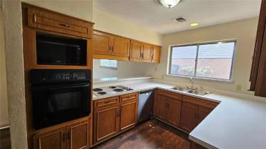 Main picture of 2908 Lynnwood Dr