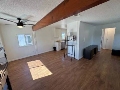 Main picture of 4303 W 160th St