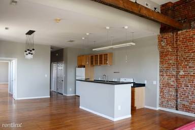 Main picture of 46 S 2nd St