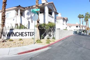 Main picture of 2100 Black Island St